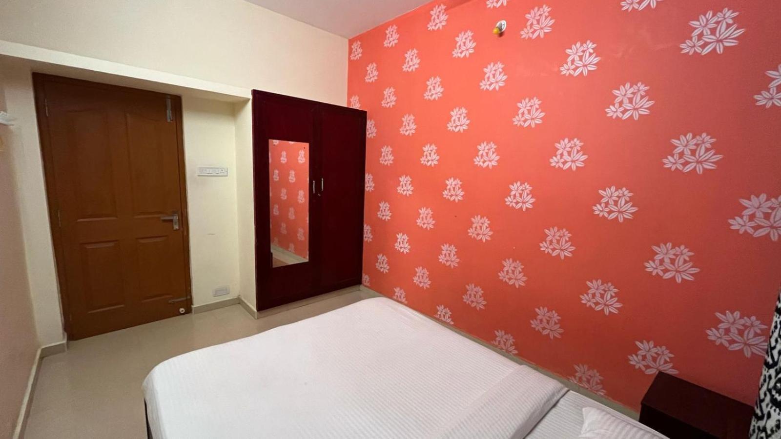 Shri Sai Balavany Residency Puducherry Exterior foto